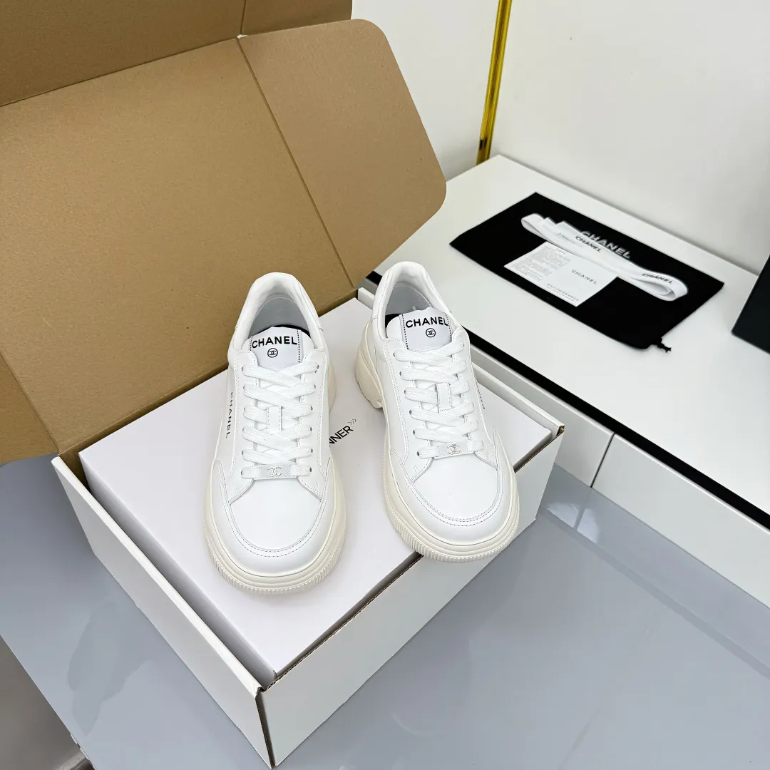 👟👟Ex-factory price 620👟👟 Chanel bread shoes ~ original calfskin panda shoes Chanel 25C latest hot style panda black and white sports shoes casual sneakers Xiaoxiang hot item classic black and white panda color coco girls must pay Fabric: original custom mixed sheepskin lining: original imported breathable mesh lining outsole: Original molded rubber + TPU combination Size: Women's 35-41